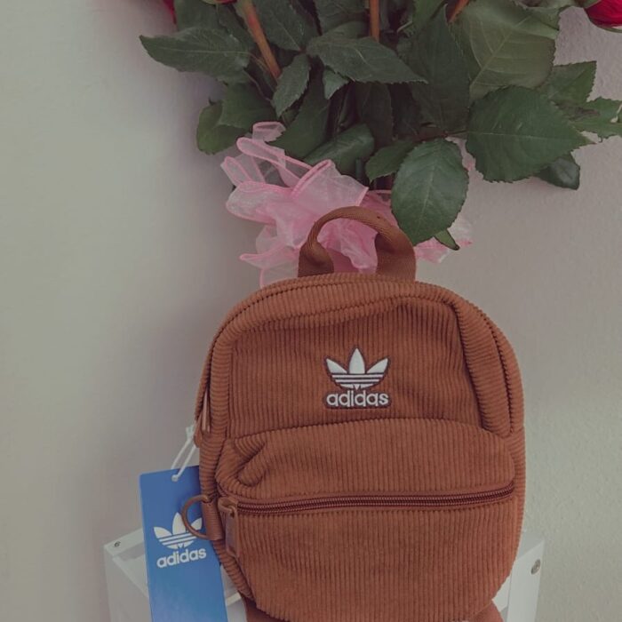 Mochila Adidas Café de Pana (corduroy)| Estilo Urbano y Casual