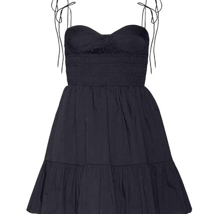 Vestido negro corto Forever 21 con tirantes ajustables y escote corazón