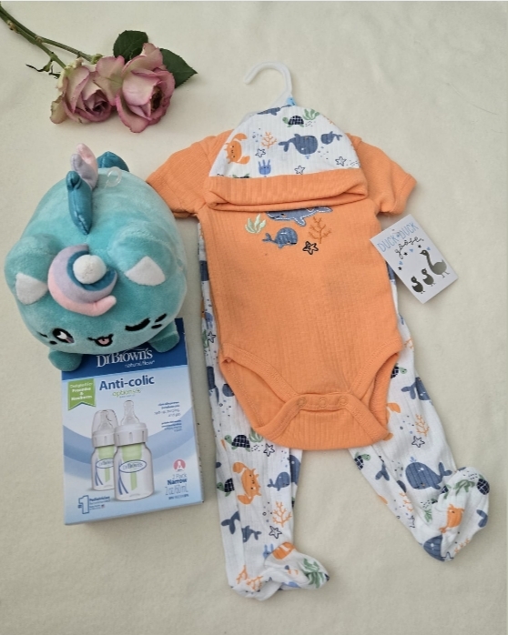 Conjunto de 3 piezas para bebé marca Duck Duck con diseño marino