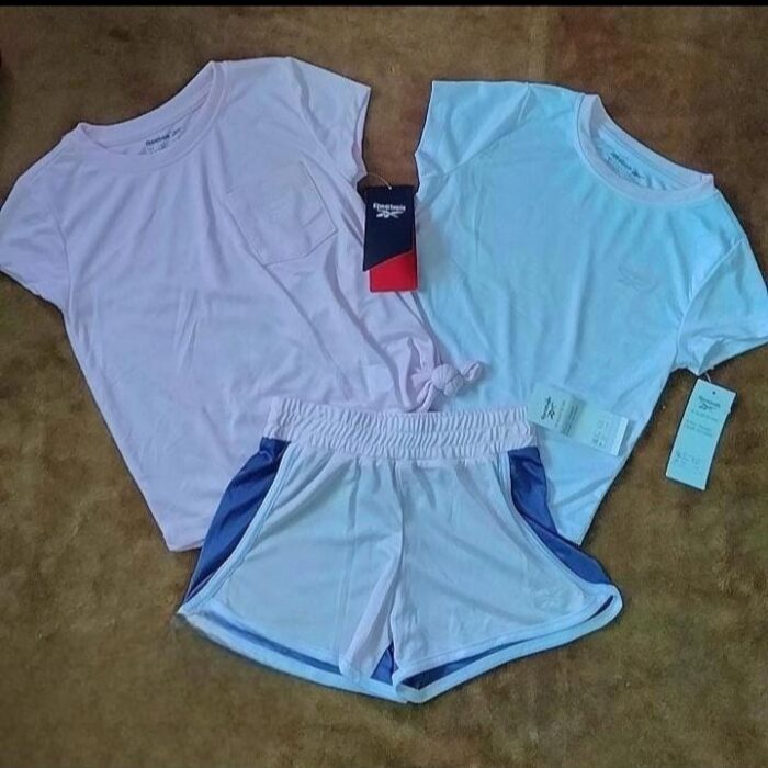 Conjunto deportivo Reebok para niña de 3 piezas –