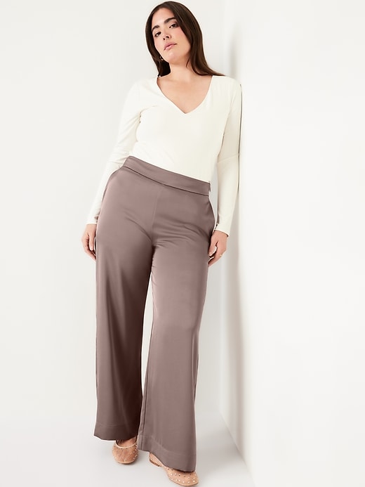 Pantaloneta de Satén Taupe Old Navy – Comodidad y Estilo Sofisticado