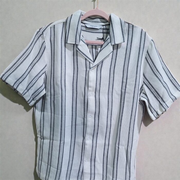 Camisa de vestir Kenneth Cole a rayas dobles  —