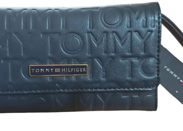 Billetera Larga para Mujer Tommy Hilfiger Azul Marino con Monograma